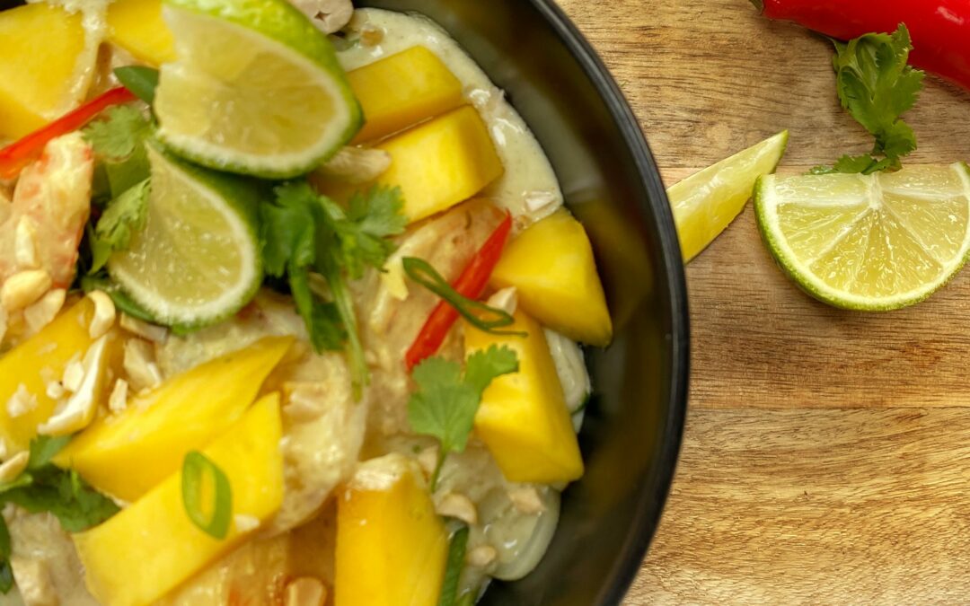 Thaise curry met mango en scampi